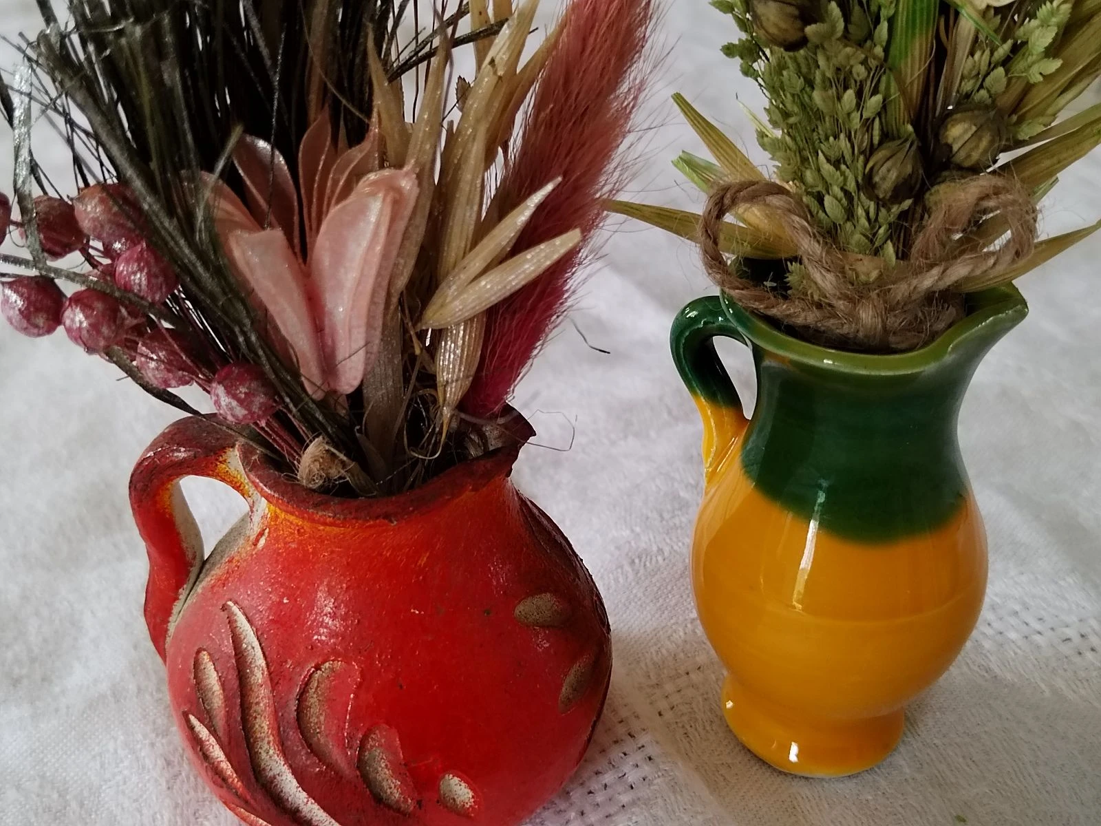 conjunto de 2 bonitos mini jarrones vintage con sus pequeños ramos de flores secas... – photo 10